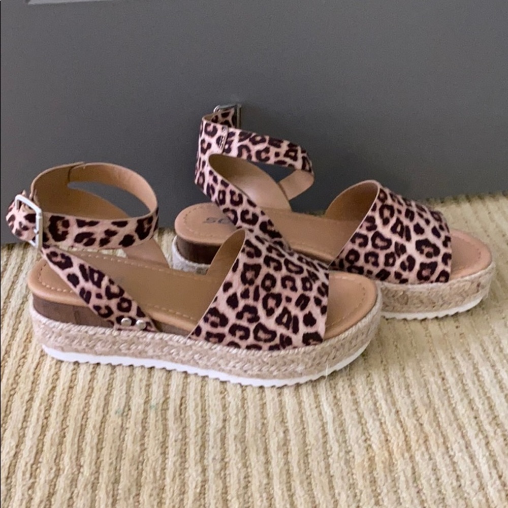 Cheetah print espadrille platform sandals! NWOT